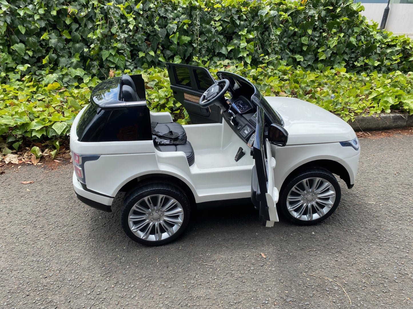 RANGE ROVER HSE 24V 480W RIDE ON CAR WHITE