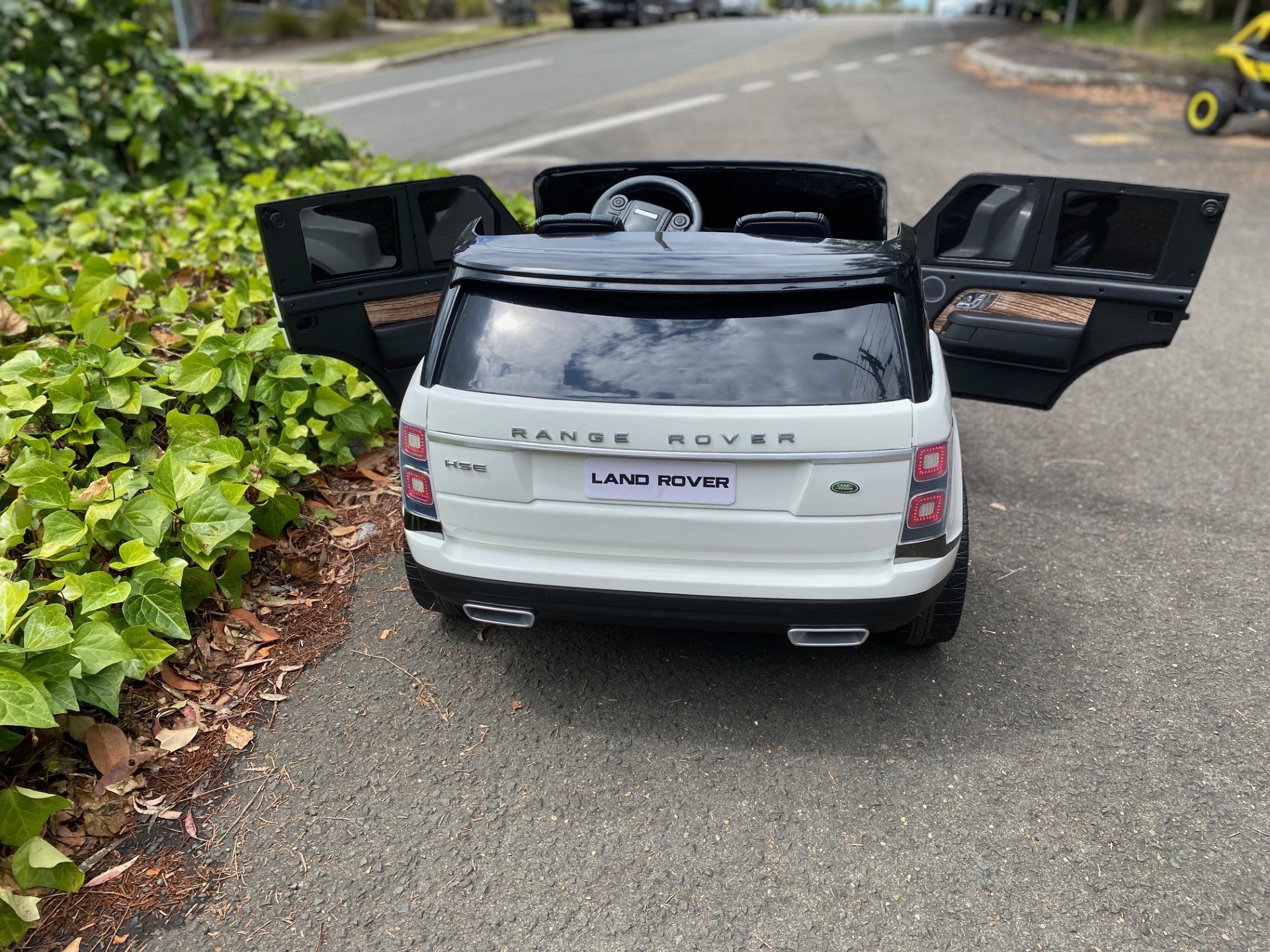 RANGE ROVER HSE 24V 480W RIDE ON CAR WHITE